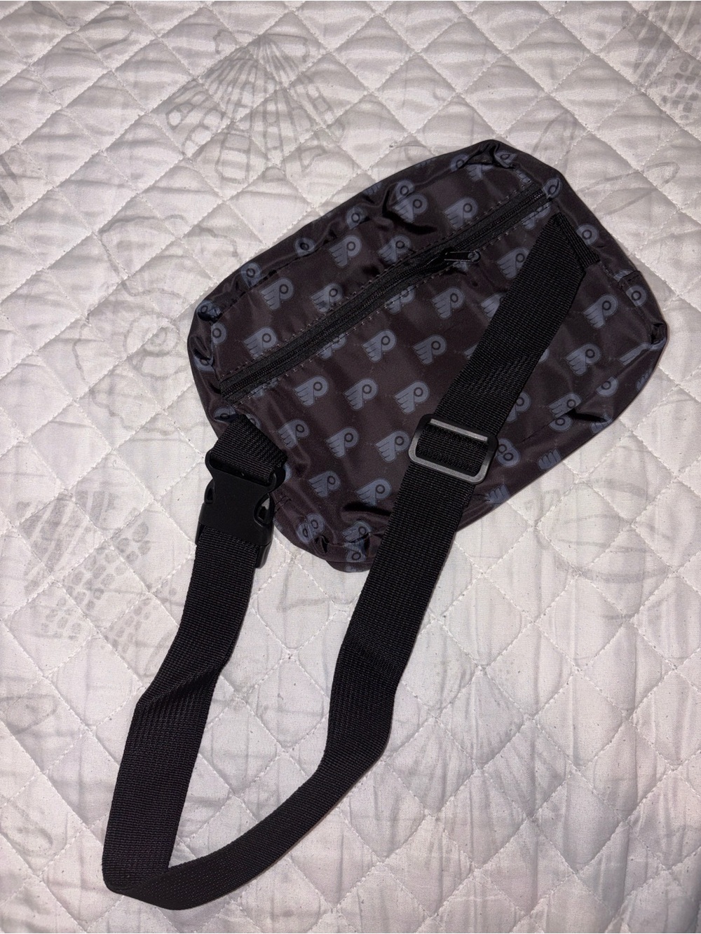 Philadelphia Flyers Fanny Pack with Magnetic Pins